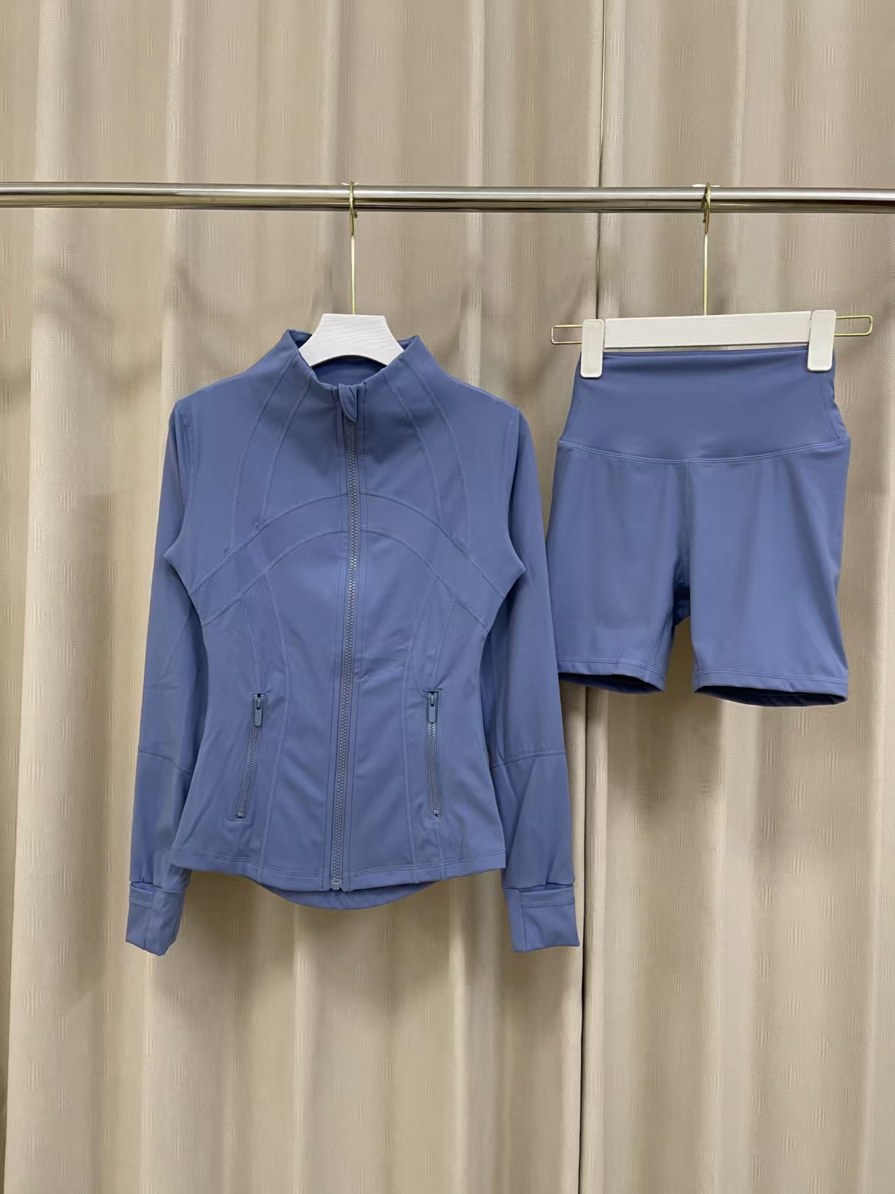 lululemon Hoodie — cc95e840 Angle 1