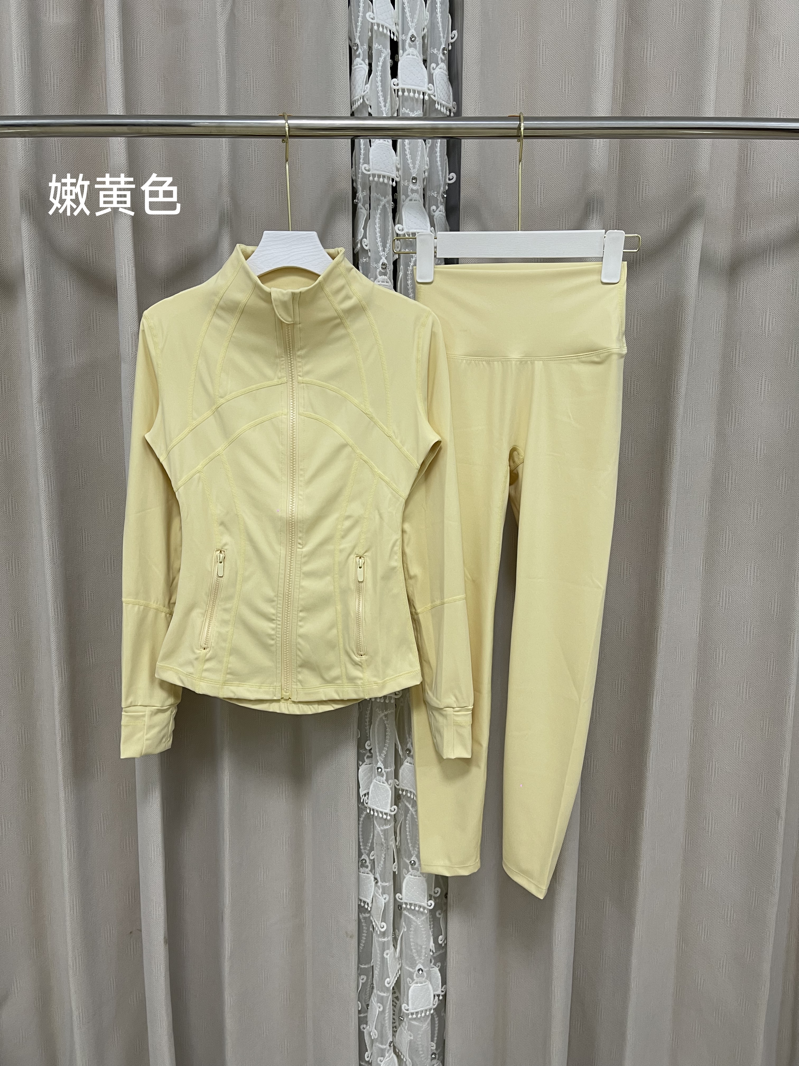 lululemon Hoodie — ce06204f Angle 1