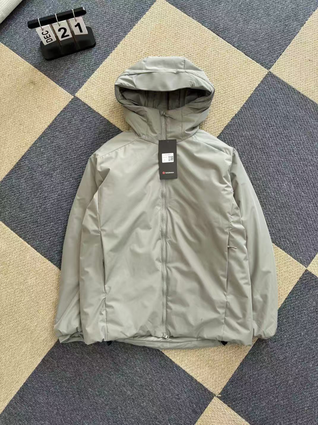 lululemon Hoodie — dec7fad1 Angle 1