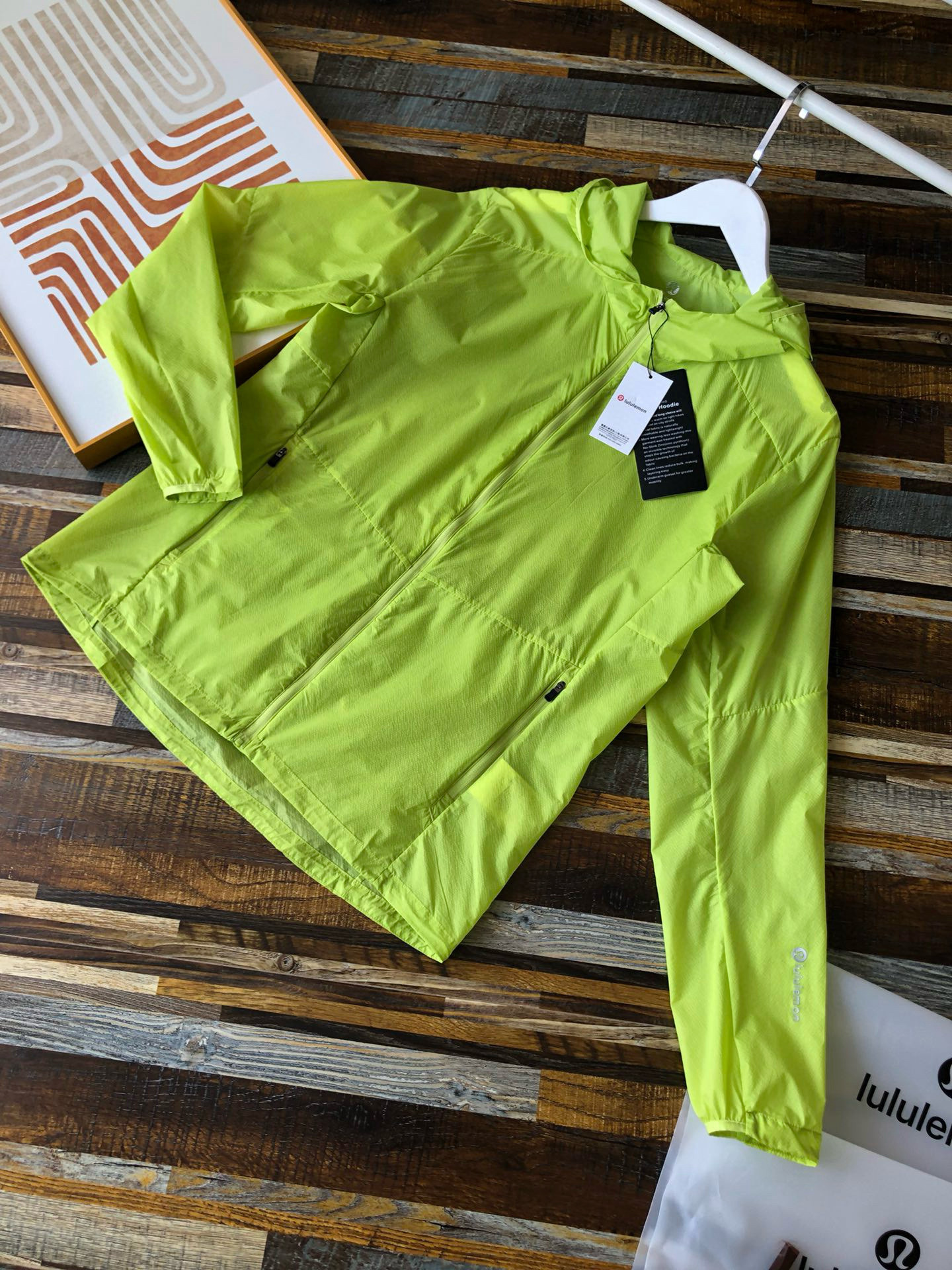 lululemon Hoodie — e042cb27 Angle 1