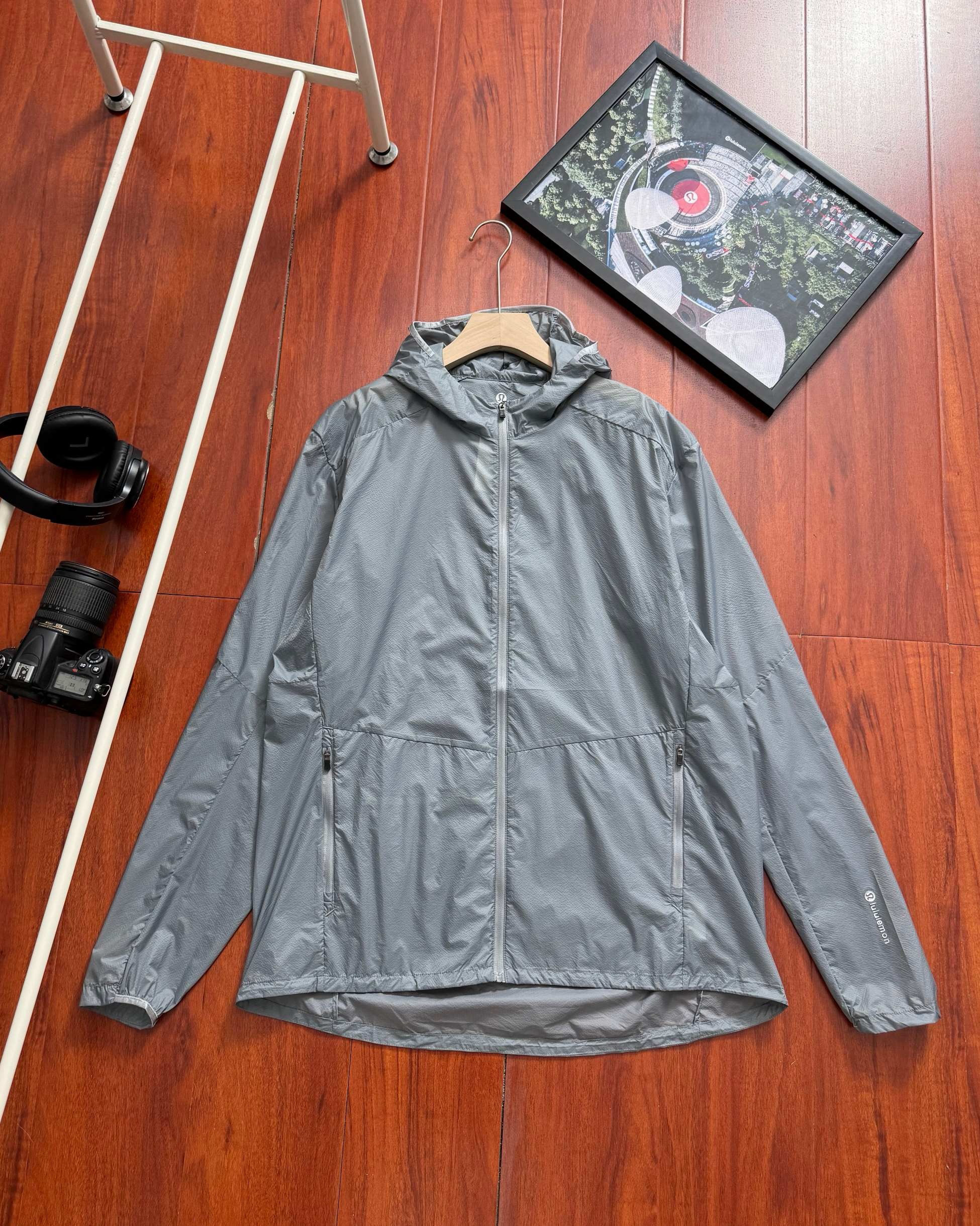 lululemon Hoodie — e5263fdf Angle 1