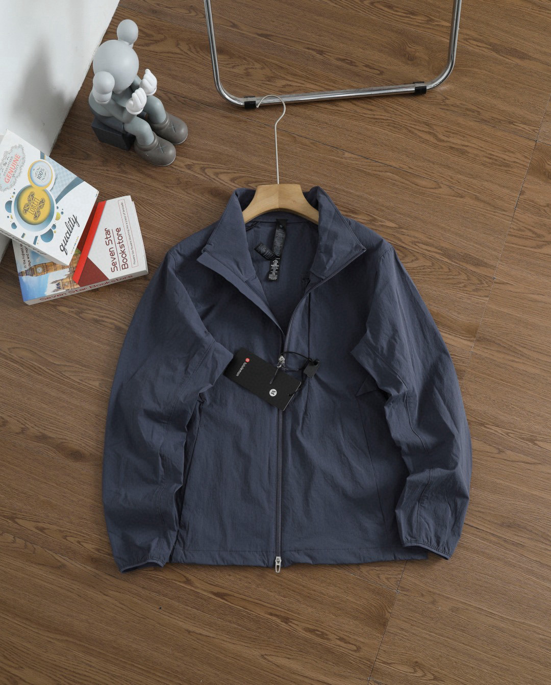 lululemon Hoodie — e9b3aed2 Angle 1