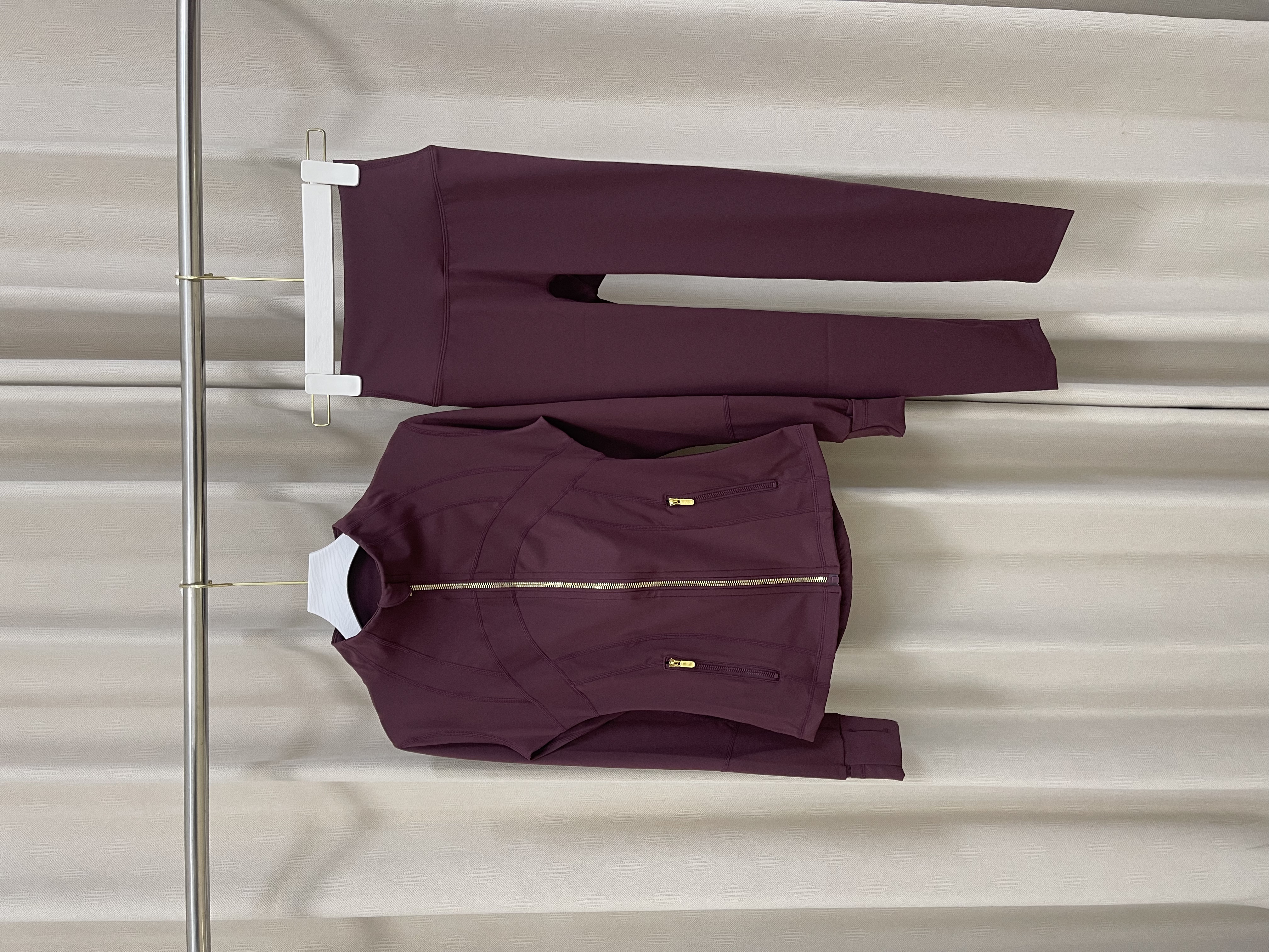 lululemon Hoodie — efdae4c8 Angle 1