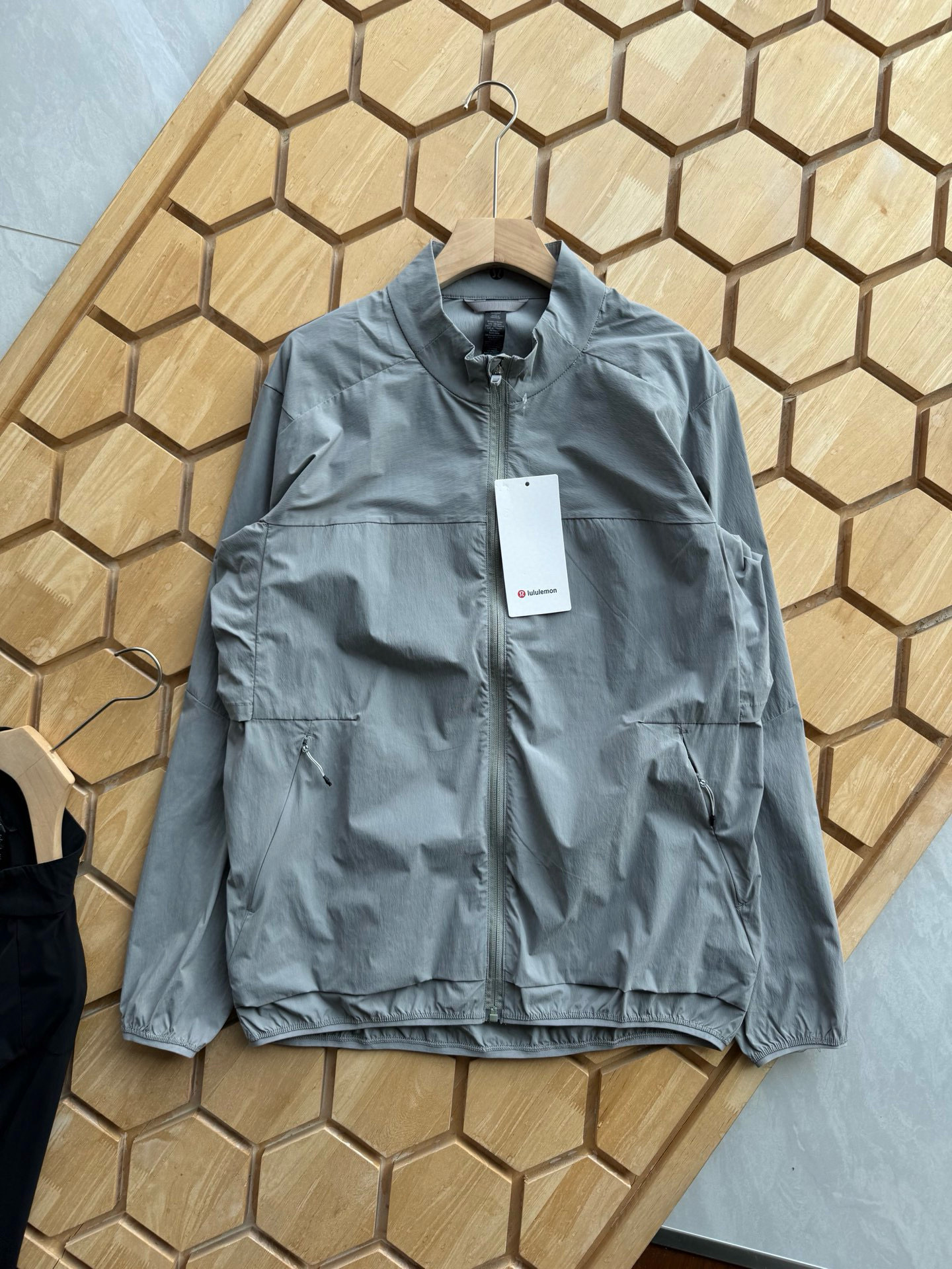 lululemon Hoodie — f2340fd2 Angle 1