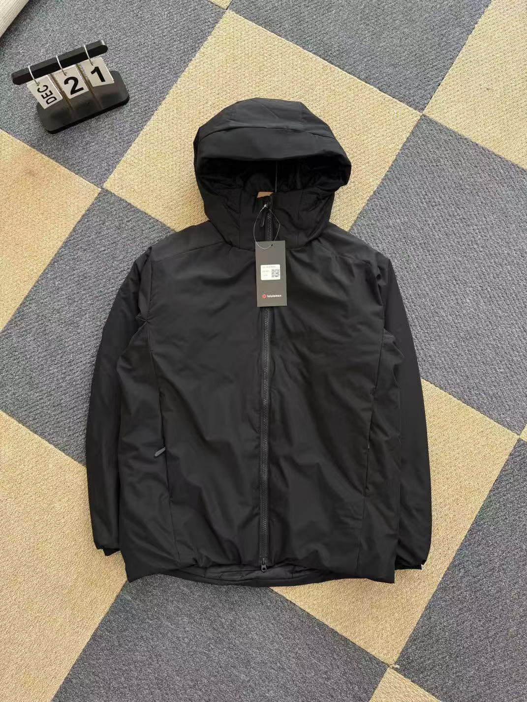 lululemon Hoodie — f93f97e0 Angle 1