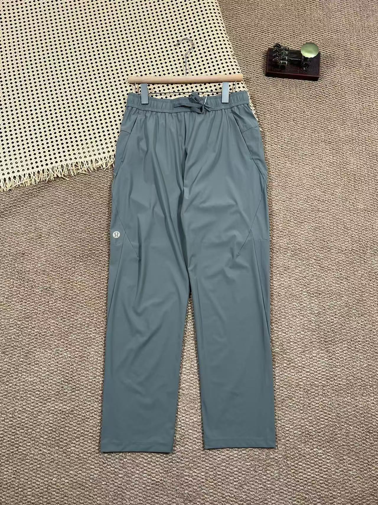 lululemon Pants — 2882f56c Angle 1