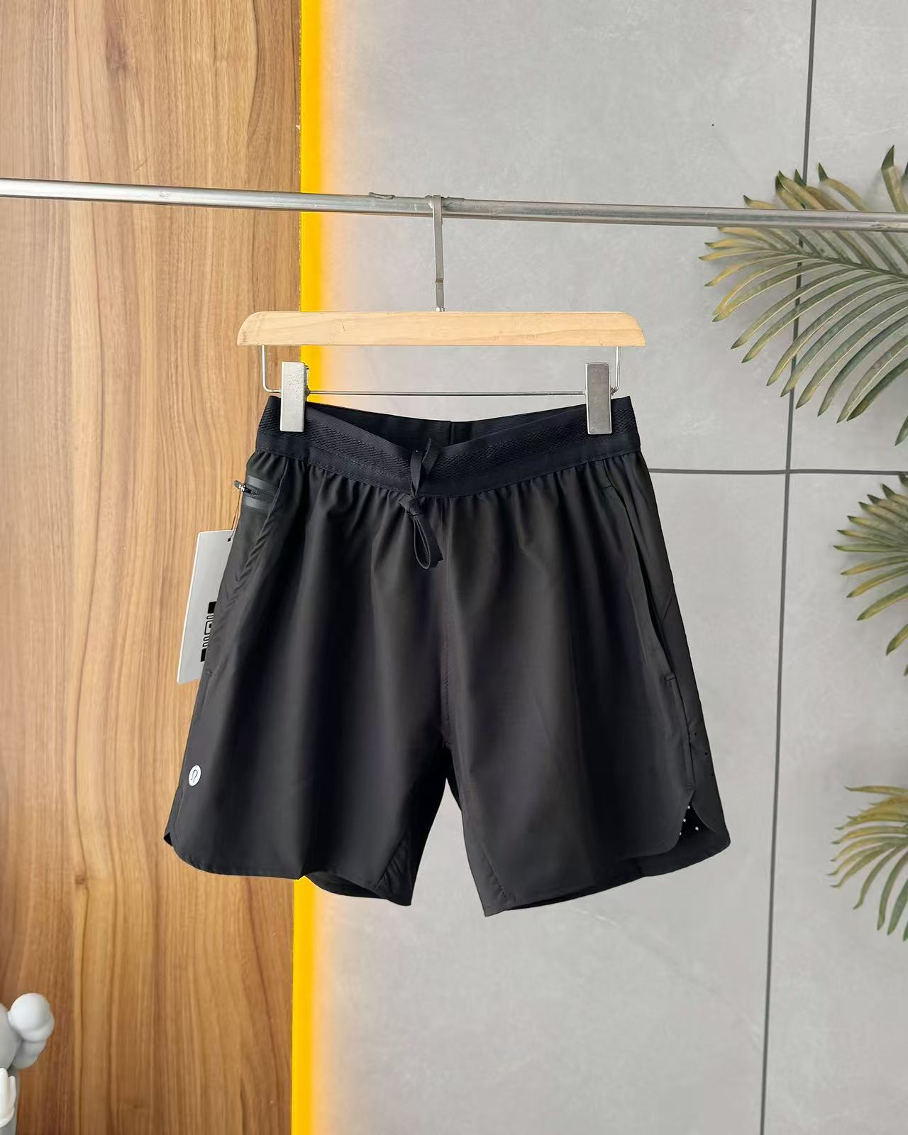 lululemon Pants — 5819efcd Angle 1