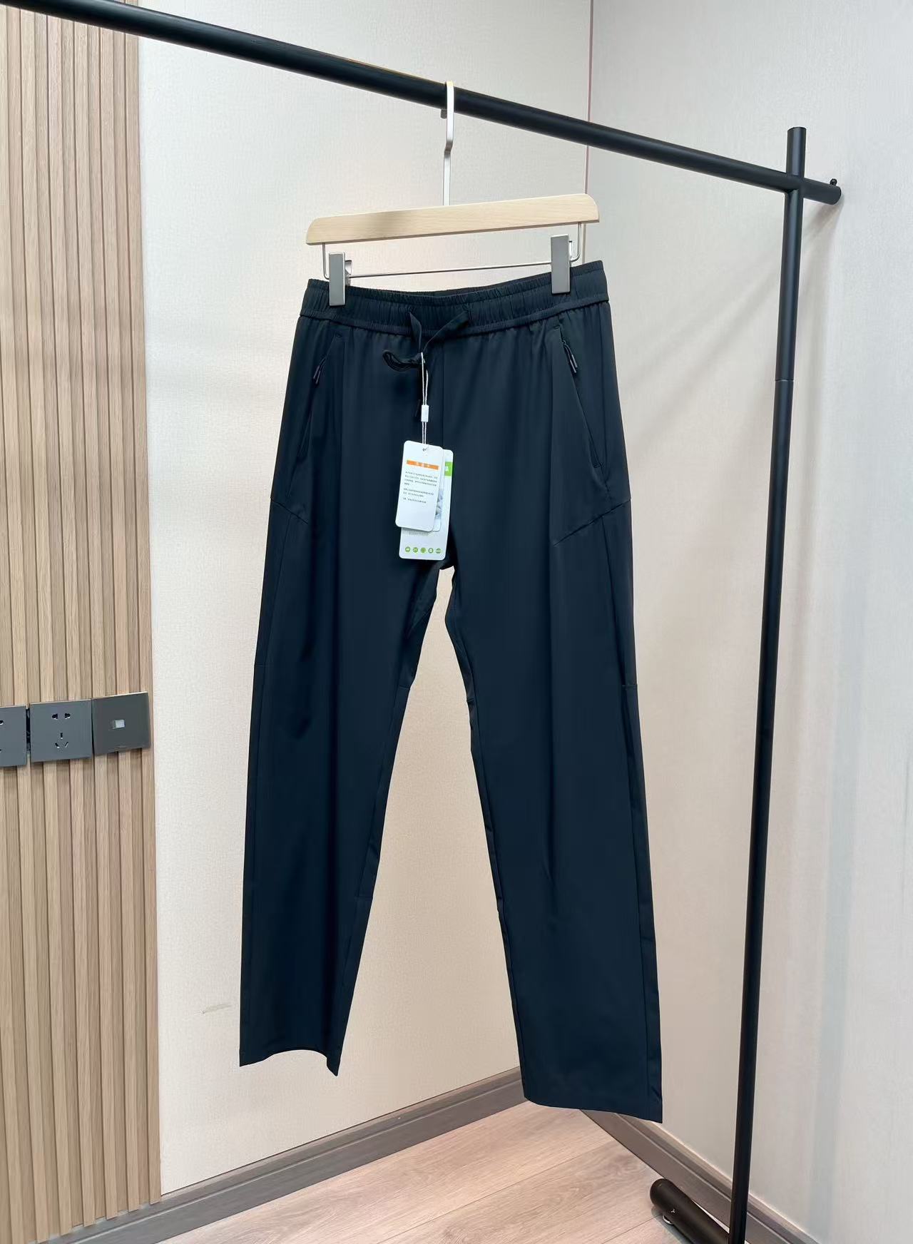lululemon Pants — a68495ec Angle 1