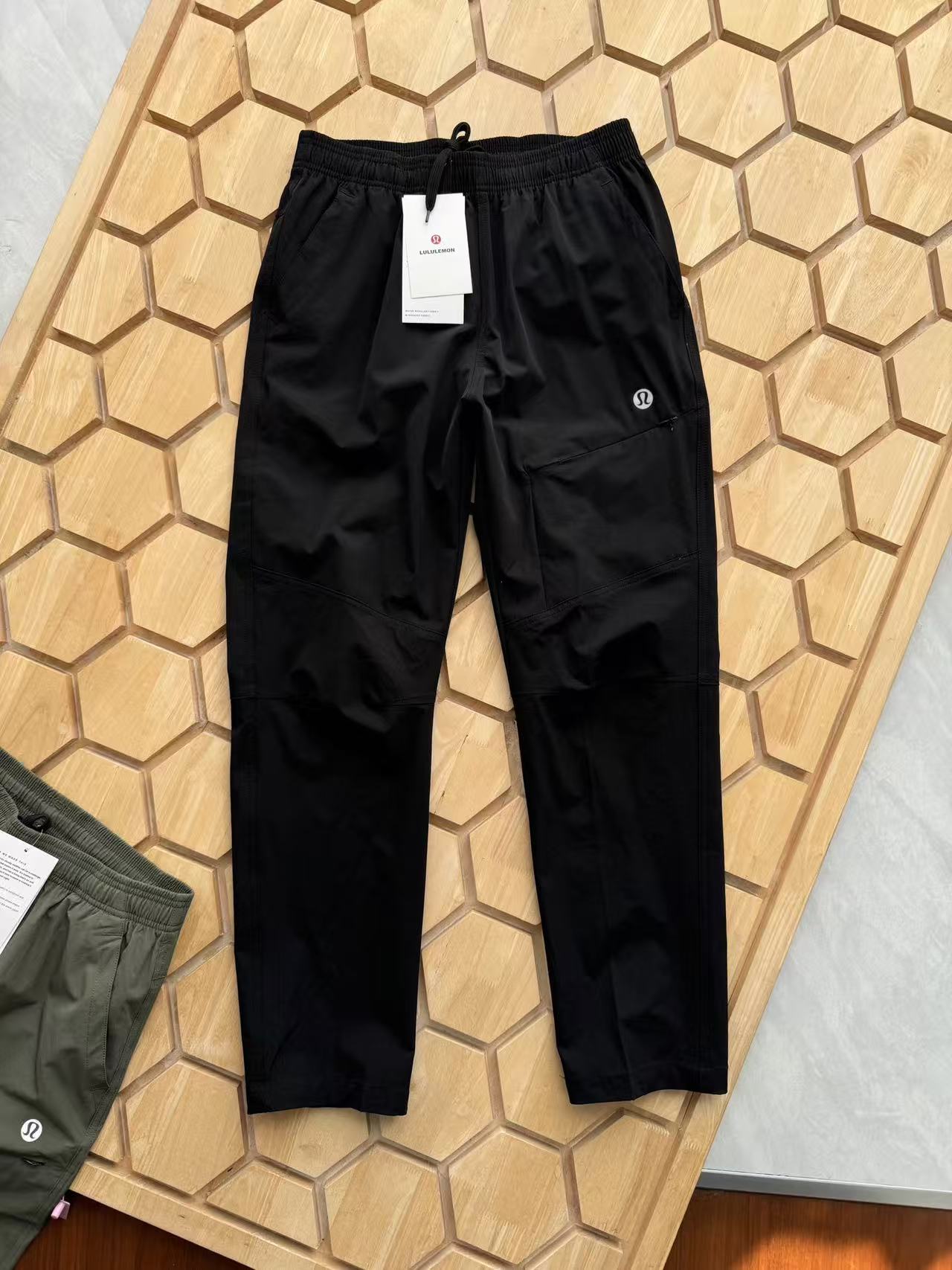 lululemon Pants — f4c4dc89 Angle 1