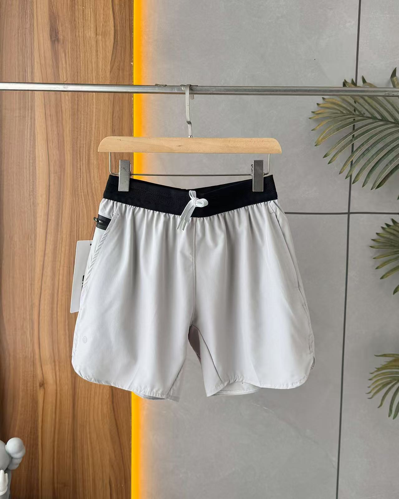lululemon Pants — fa723df6 Angle 1